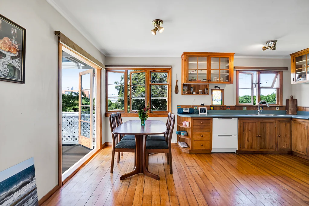117 Seaview Road, Westown, New Plymouth, Taranaki