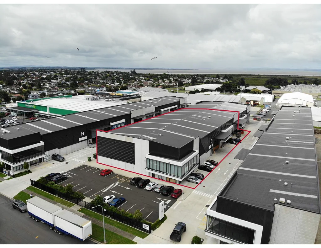 Manurewa Near new industrial facility – 2340sqm