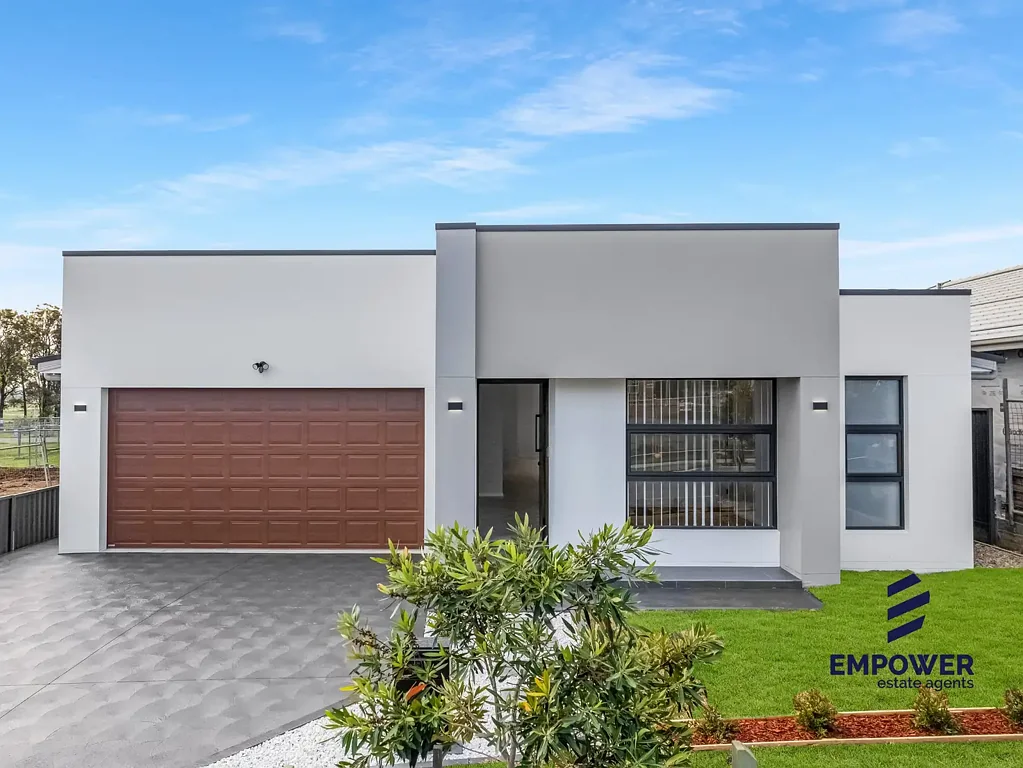 Gilead 6房  豪华全新4卧室房屋 + 2卧室奶奶房  LUXURY BRAND NEW 4 BEDROOM HOUSE + 2 BEDROOM GRANNY