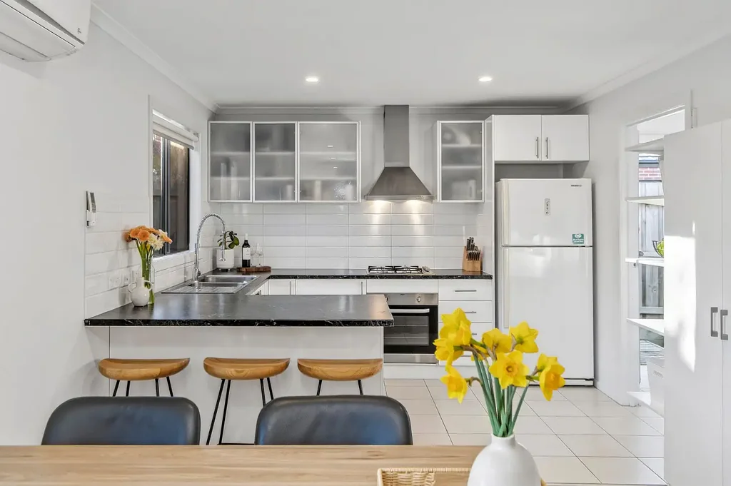 Langwarrin 2chambre Private & Secure - with entertaining Deck!