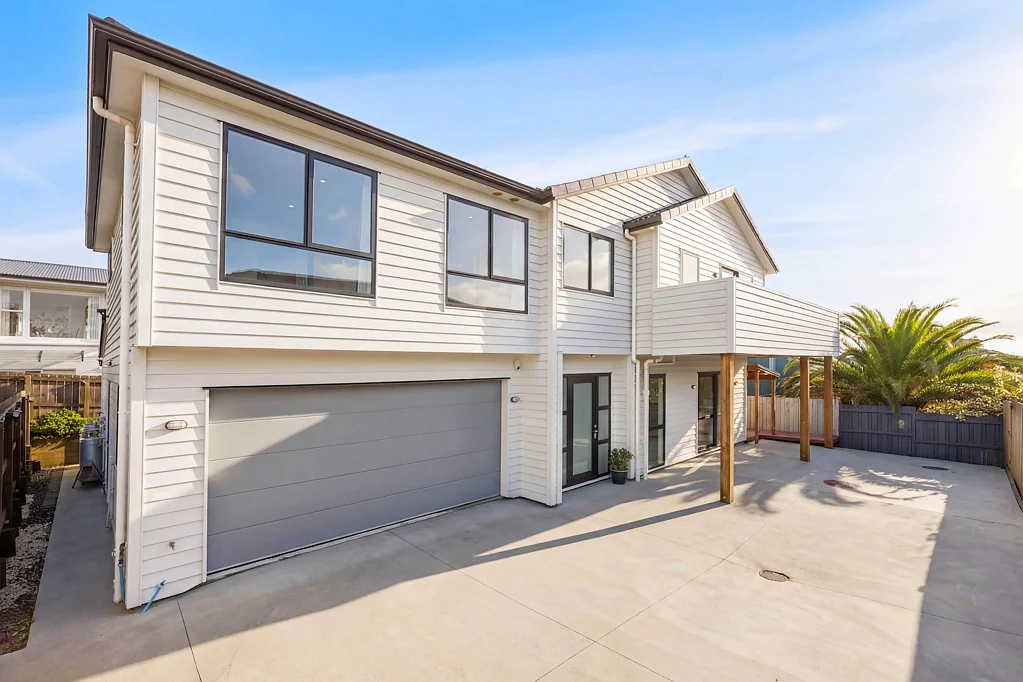 Botany Downs 9房  Spacious 9 Bedrooms Home with 2 Legal Kitchens