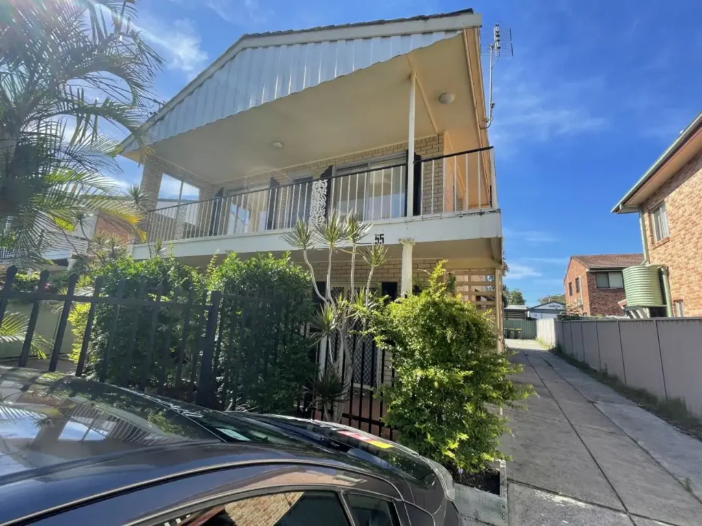 Unit close to Beach & Town