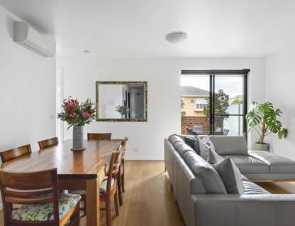 102/1072 Burke Road, Balwyn North, VIC 3104, 2 Bedrooms, 2 Bathrooms, Apartment