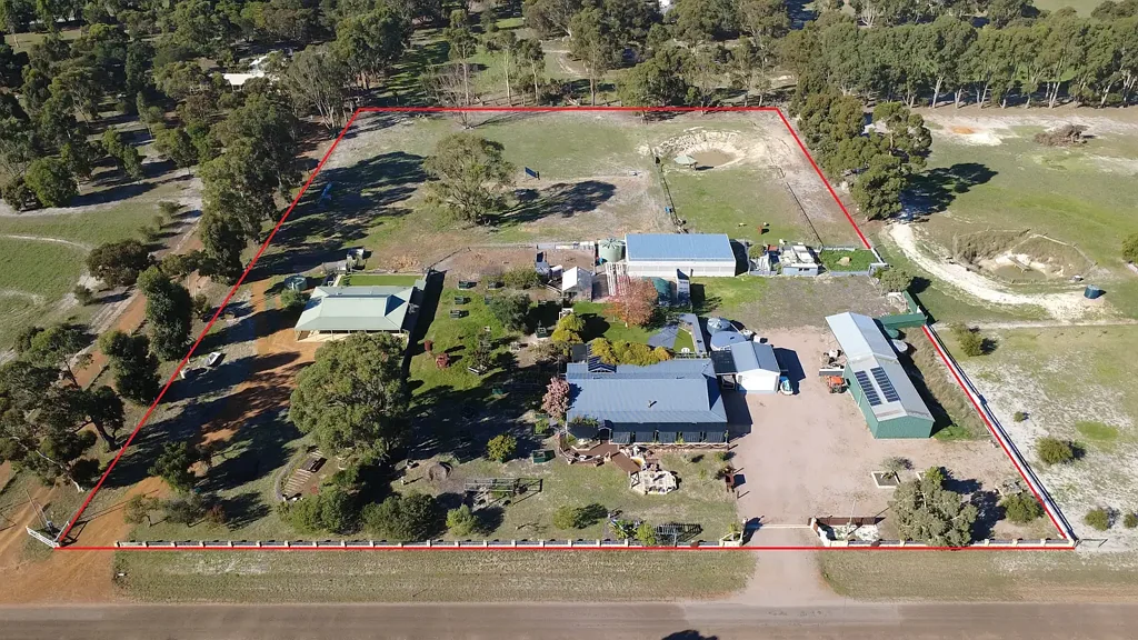 Myrup 7 Bedroom Substantial 2.06Ha Lifestyle Lot with Supplemented Income Potential