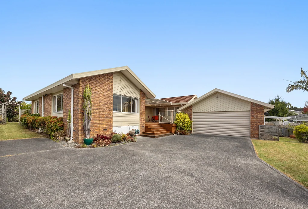 16 Harbour Lights Close, West Harbour, Waitakere City, Auckland