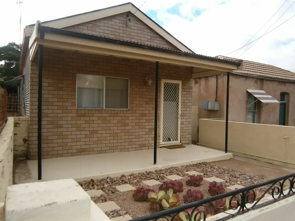 Opposite Broken Hill High School