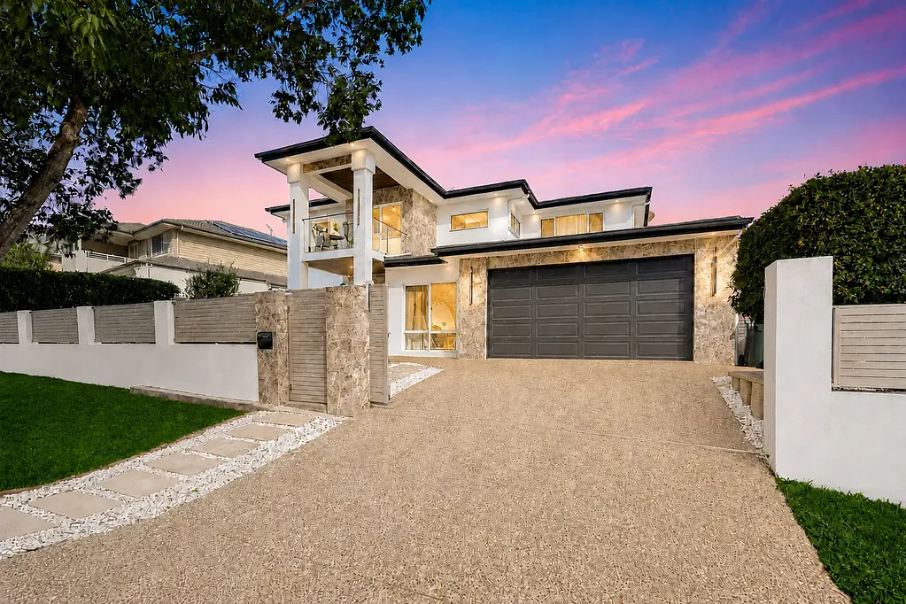 Eight Mile Plains 4غرفة نوم Expansive Family Home with Premium Finishes and Sparkling Pool