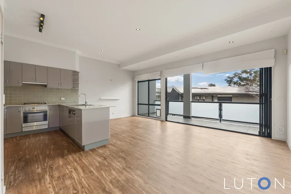 SPACIOUS TWO-BEDROOM APARTMENT