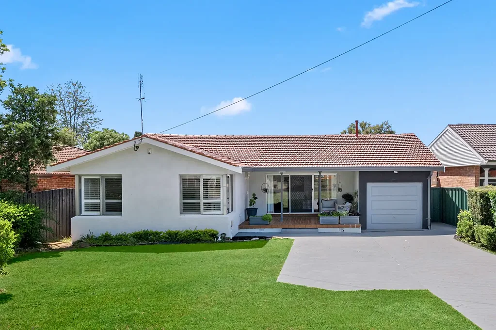 Macquarie Fields 3બેડરૂમ Endless R3 Zoned Potential in a Prime Location!