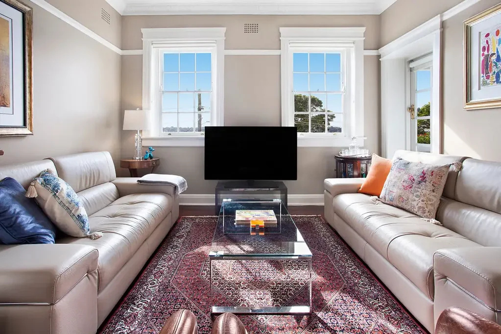 "SIMPLY STUNNING!" GRAND GARDEN APARTMENT ENJOYS IDEAL N/E ASPECT, HARBOUR VIEWS, NO COMMON WALLS + HUGE TERRACE GARDEN.