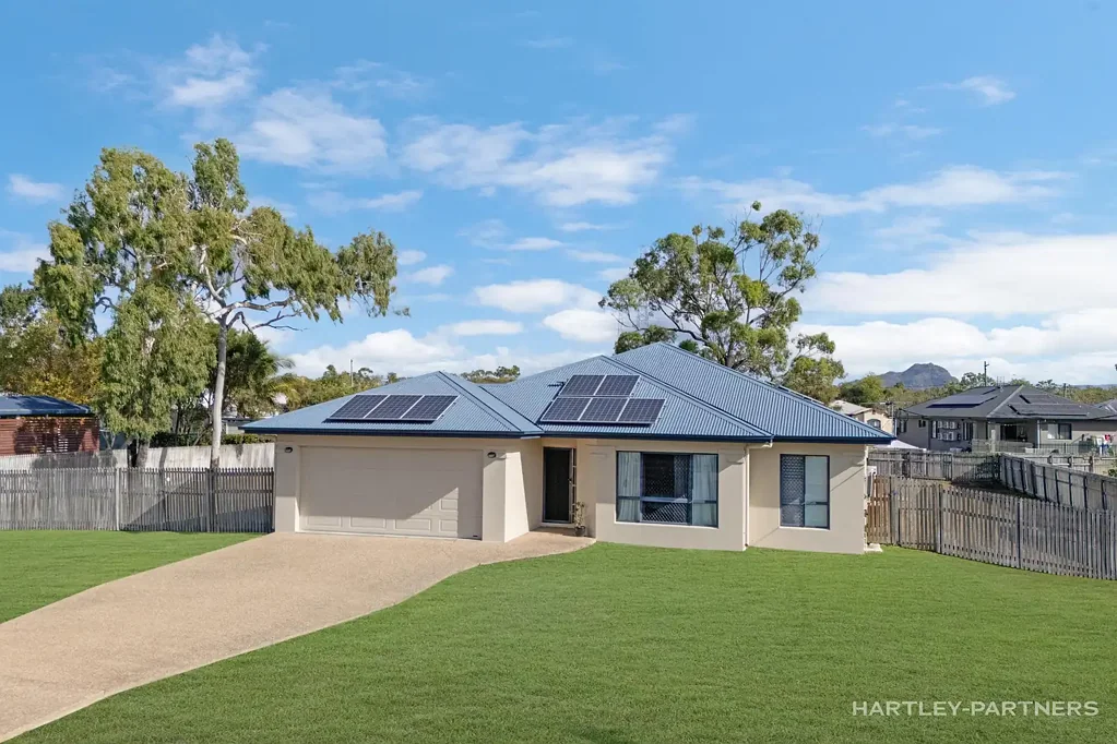 Kelso 4房  Half-Acre Oasis with Room for a Pool and Shed