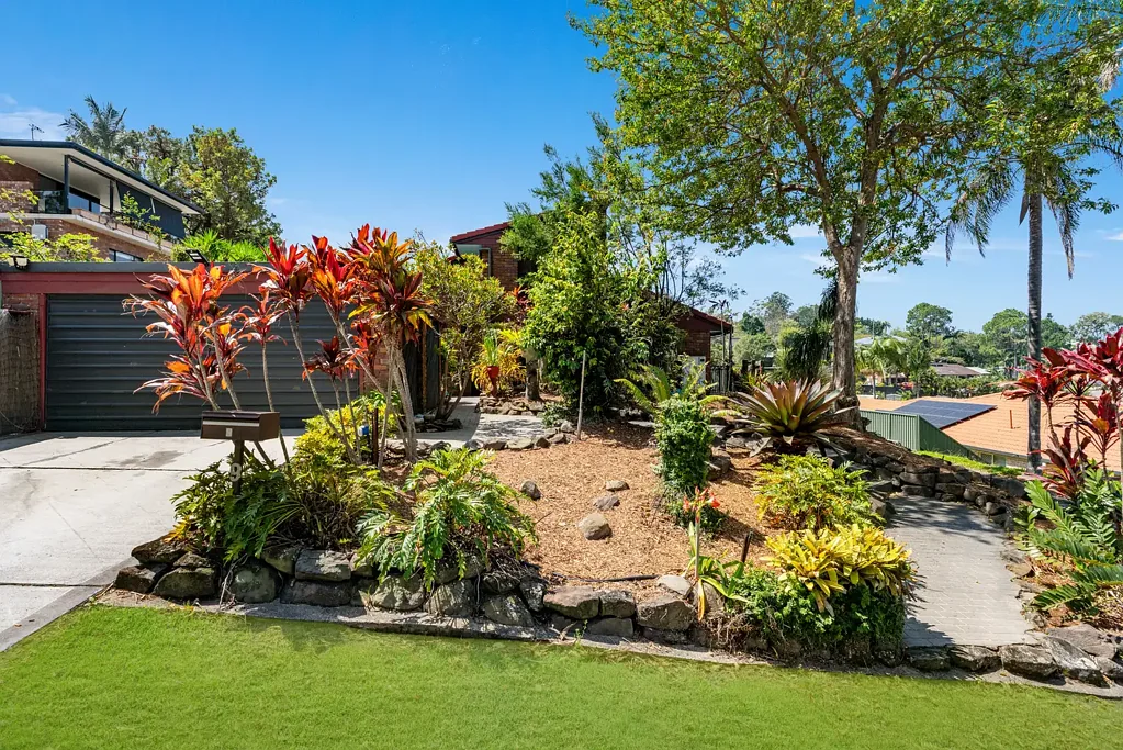 Elanora 3Kwarto A Private, Charming & Elevated Haven with Breathtaking Pine Lake Views