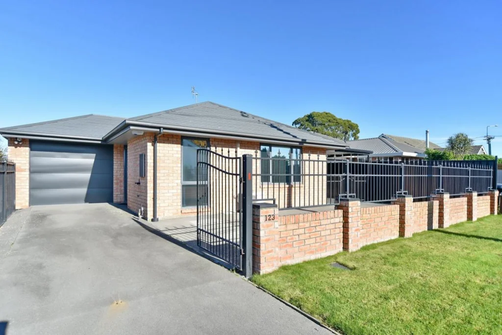 1/123 Sawyers Arms Road, Northcote, Christchurch City