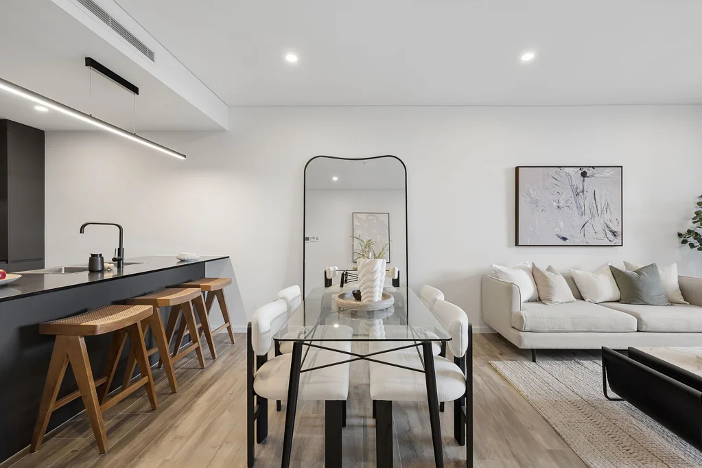 Wentworth Point 2Kwarto Elevated Capri Living with Water & Parkland Views