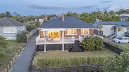 12 Seaside Avenue, Waterview