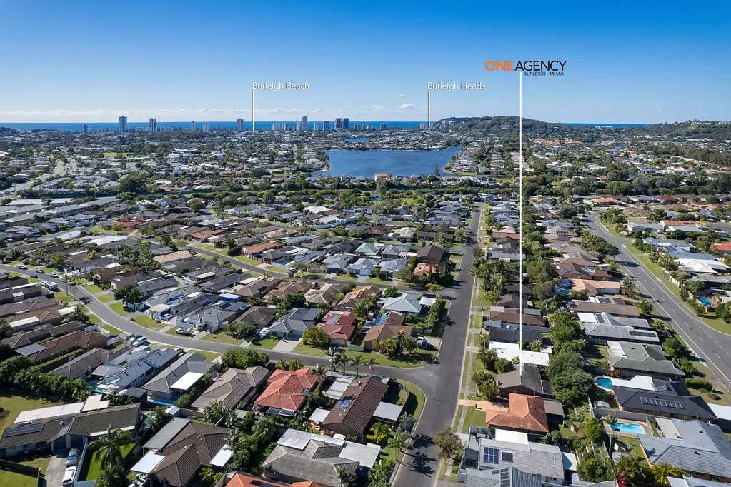 Burleigh Waters 3房  Packed with Potential in a Premium Burleigh Waters Location!