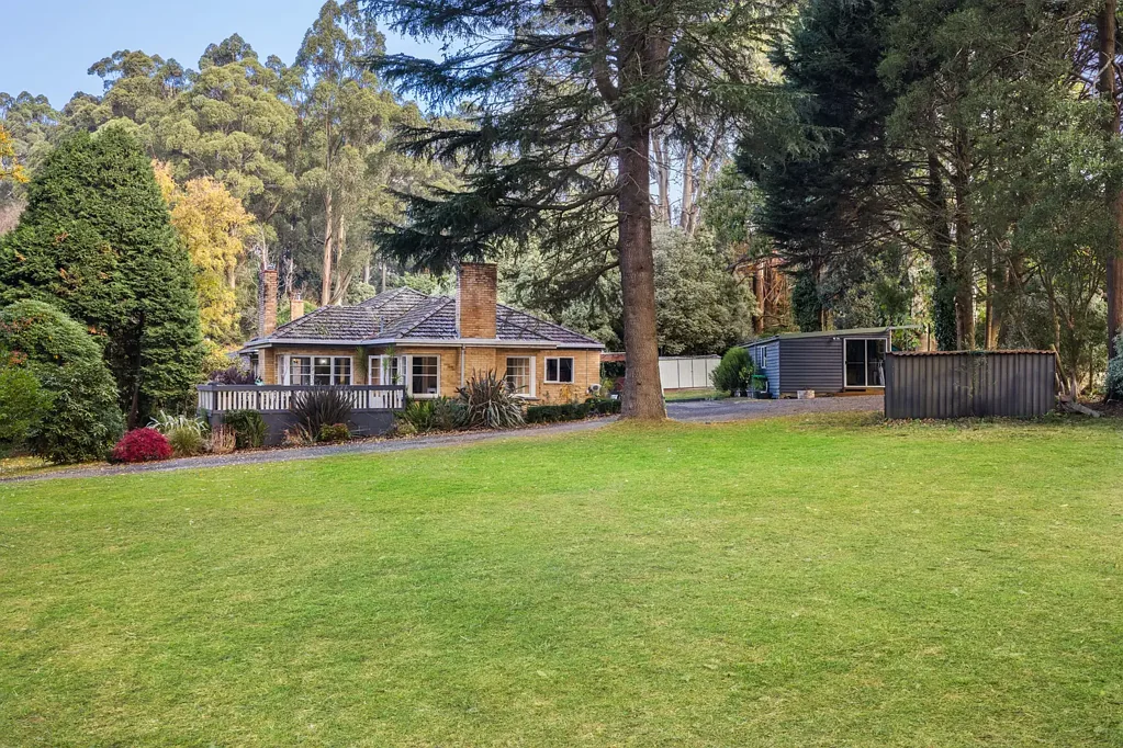 Mount Dandenong 5Moenga A Hillside Haven Offering Space, Serenity and Lifestyle