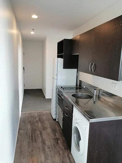 Immaculately presented 2 bedroom, 1 bathroom apartment.