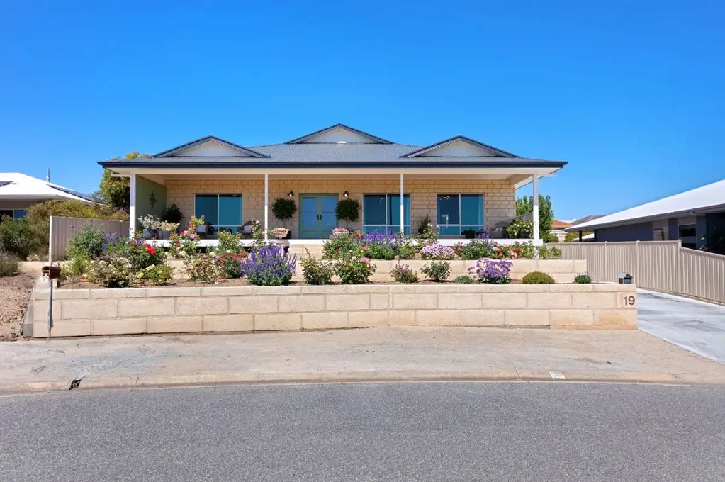 Port Lincoln 4침실 Elevated Living with Space, Comfort & Ocean Views