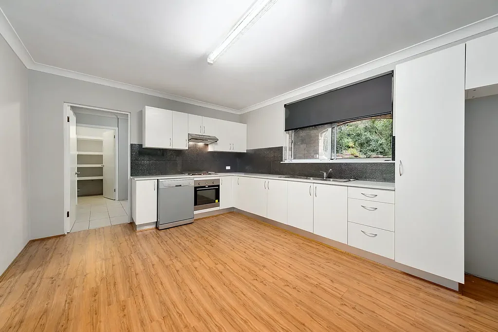 Spacious 2-Bedroom Garden Flat in Peaceful Rural Setting