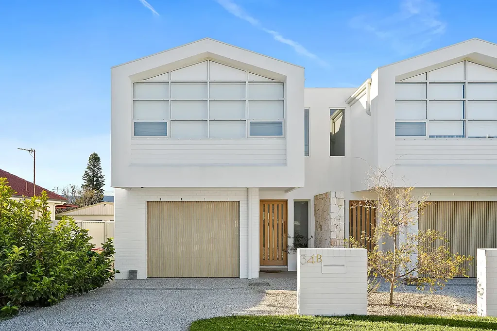 East Corrimal 4Habitaciones Luxury Torrens Title Four-Bedroom Family Home
