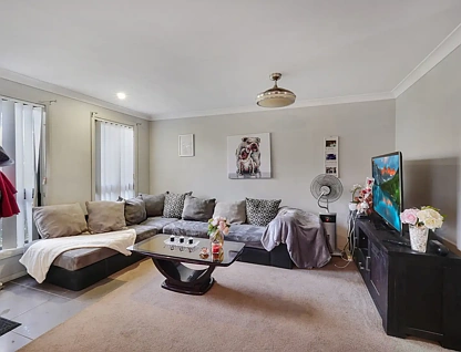 12 Mariner St, Glenfield, NSW 2167, 3房, 2浴, 整租公寓
