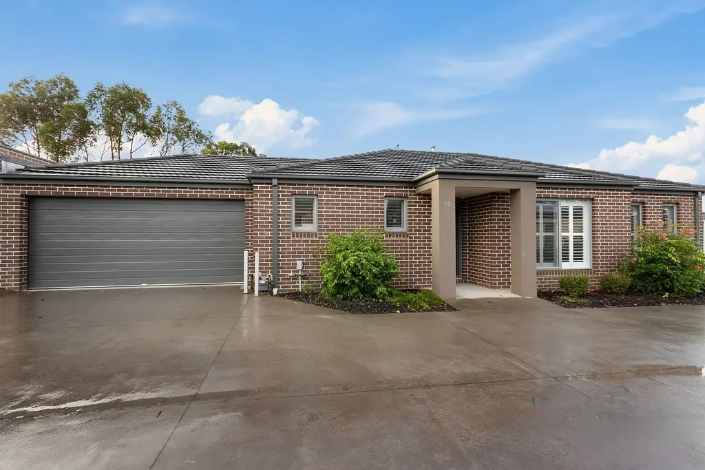 Spacious 3 bedroom unit