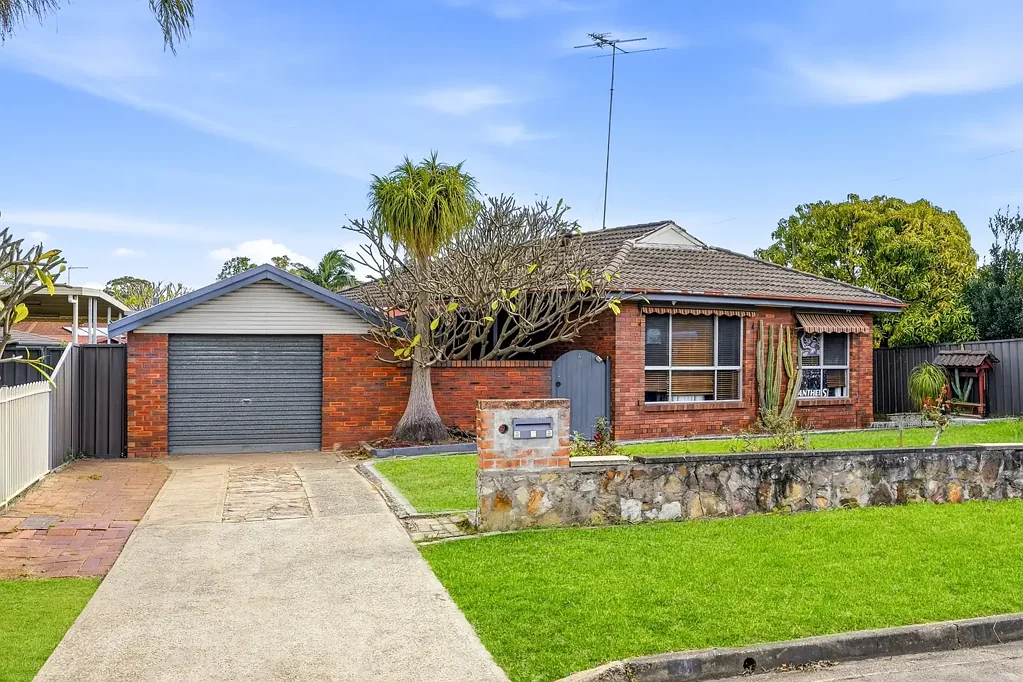 South Penrith 3房 值得珍藏的地址 | 占地约 566 平方米 AN ADDRESS TO TREASURE | ON 566 SQM APPROX.