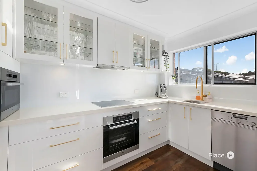 Coorparoo 2침실 Elevated Style, Leafy Privacy and Walkable Lifestyle