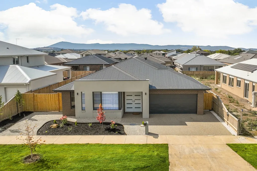 15 Noah Street, Gisborne, VIC 3437
