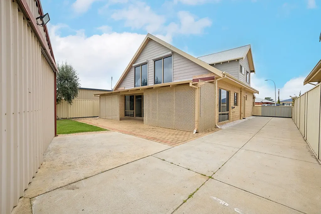 Lancelin 5ਬੈੱਡਰੂਮ SPACIOUS COASTAL LIVING IN A PEACEFUL LOCATION