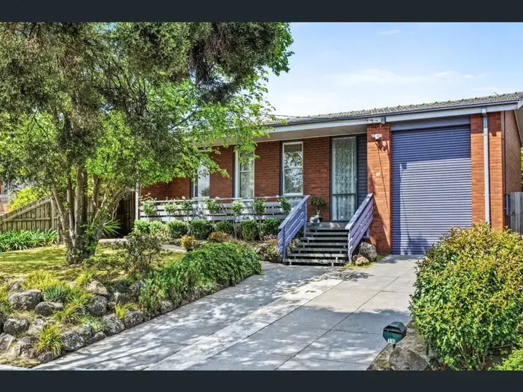 Spacious 4-Bedroom Family Home in a Prime Doncaster Location