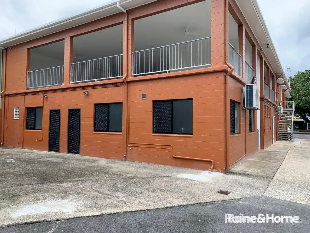 Modern Studio Unit in Central Mossman