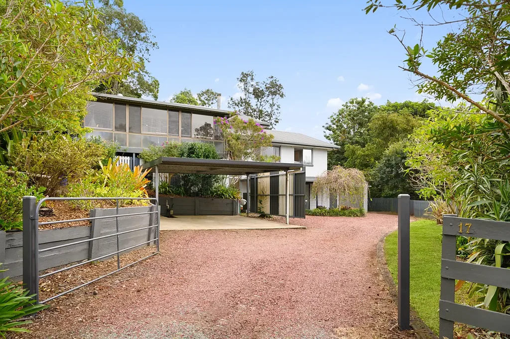 Tamborine Mountain 5房  Dual Living Opportunity on Tamborine Mountain - 2429sqm Block, Space for Everyone