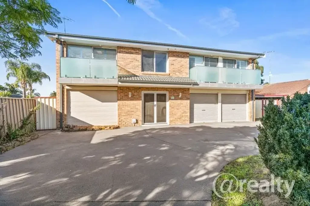 Hassall Grove 3Moenga Renovated Home, 2 Living Areas, 3 Bedrooms & 2 Bathrooms on 727 SM Block