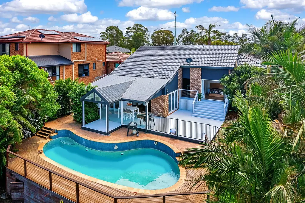 25 Manra Way, Pacific Pines, QLD 4211