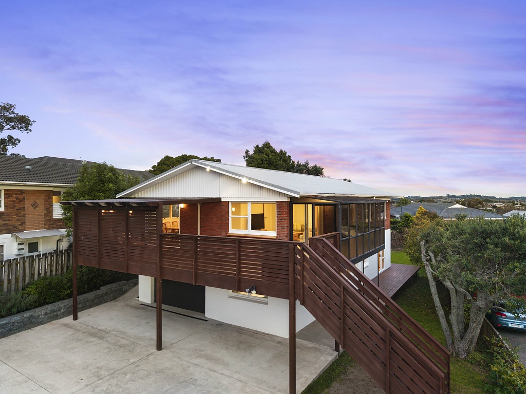 Bucklands Beach 6房  Versatile Urban Retreat | Home + Granny Flat