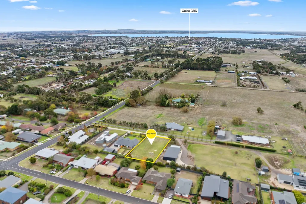 Elliminyt Impressive Large North Facing Allotment In High End Neighbourhood