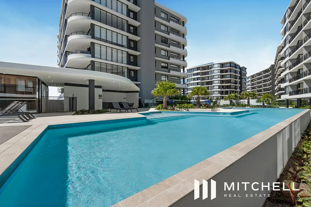 Hope Island 2ਬੈੱਡਰੂਮ Modern Coastal Living in a Premier Waterfront Community