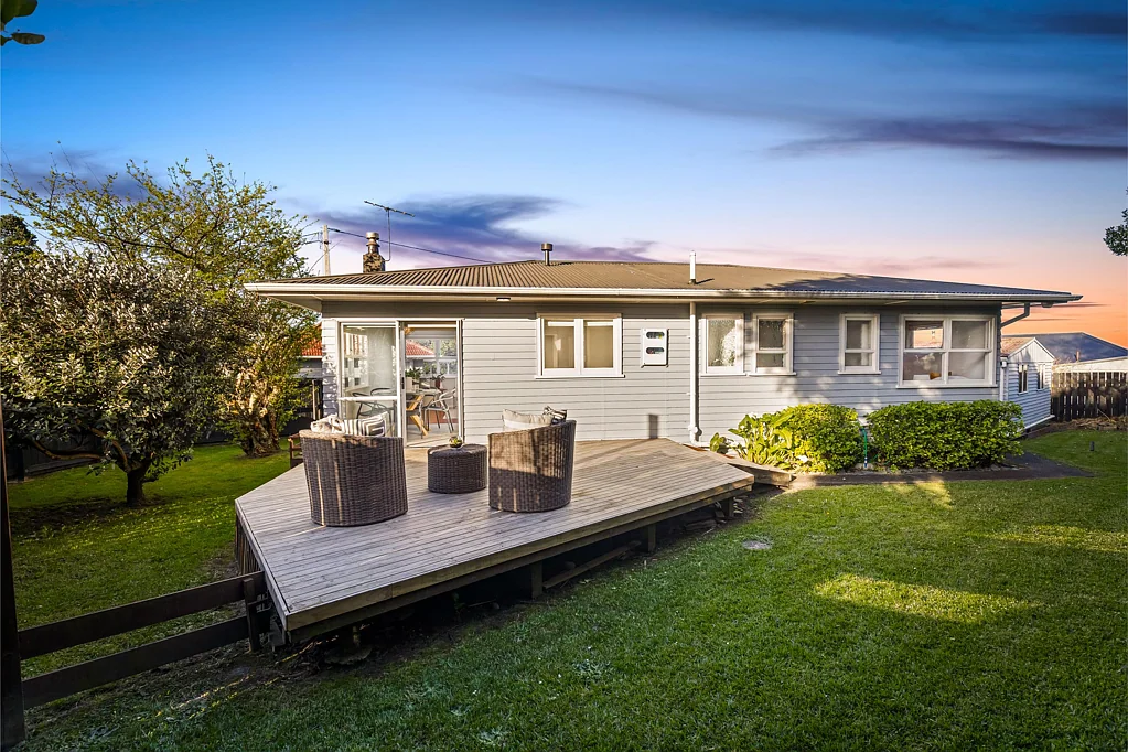 1/86 Tirimoana Road, Te Atatu South, Waitakere City, Auckland