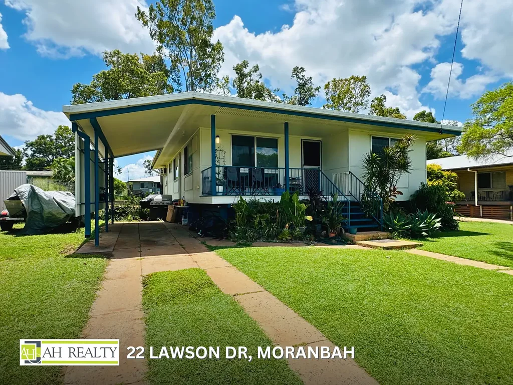 MODERN 4-BED, 2 BATH HOME - WALKING DISTANCE TO TOWN!