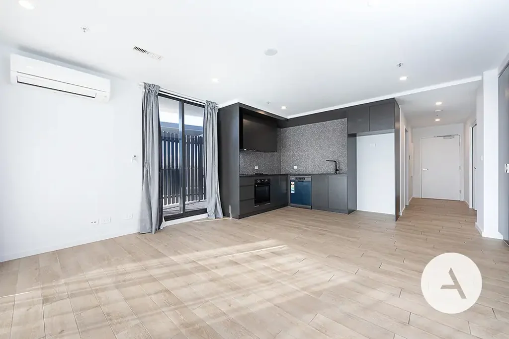 Modern 3-Bedroom Apartment in Prime Coombs Location