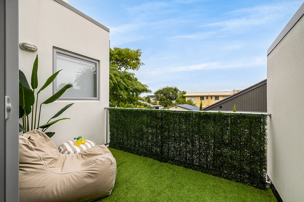 Sydenham 2房  Cavity system plus double garage !
