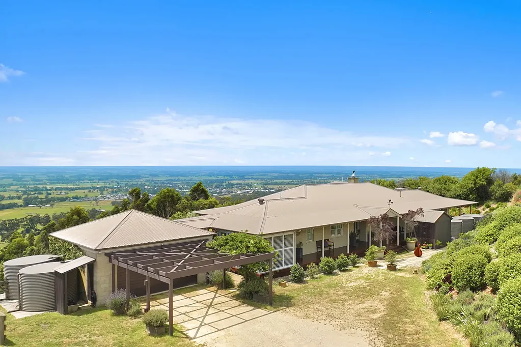 Yarragon Captivating 51 Acre Property – Stunning Views