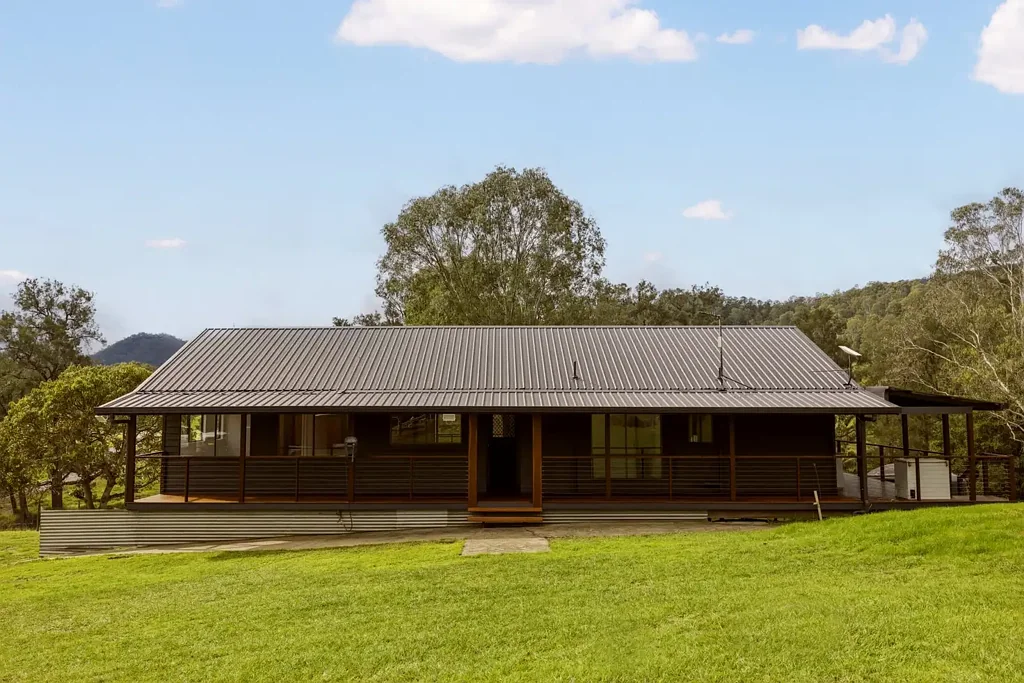Sandy Creek 5Kwarto Private Acreage Living with Dual-Living Flexibility & Endless Lifestyle Appeal