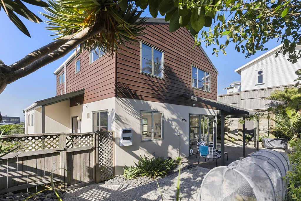 Onehunga 3房  Vendors say sell. Price says it all
