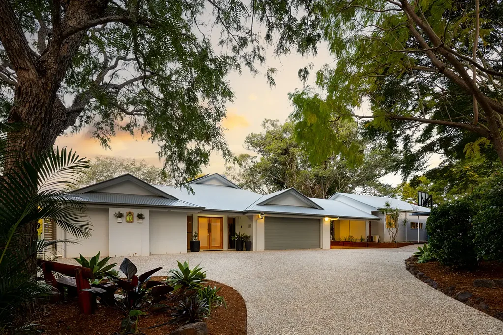 Pullenvale 5 Bedroom Versatile Family Retreat on 2.5 Acres in the Heart of Pullenvale