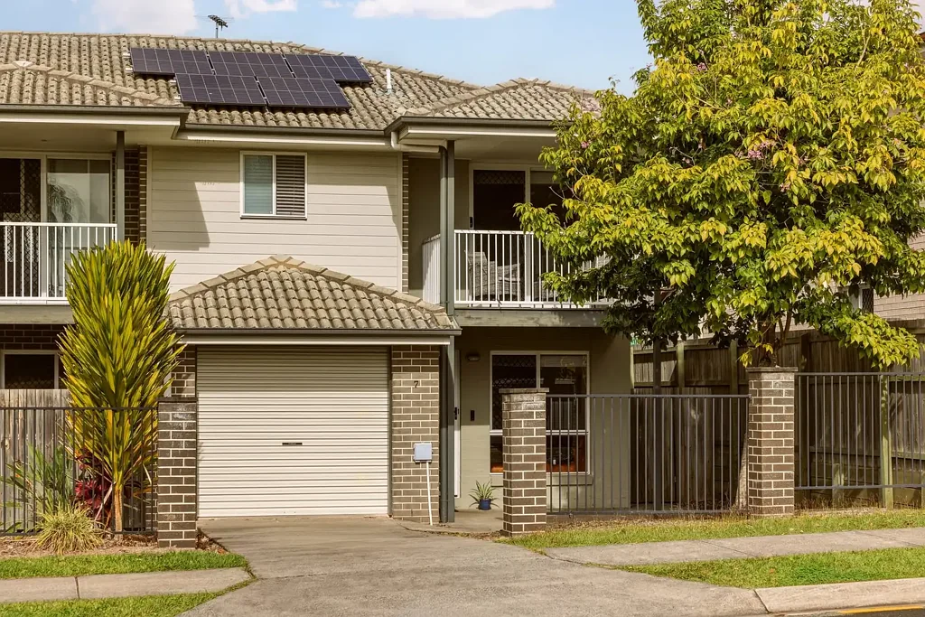Brendale 3침실 Street-Facing Townhouse in a Convenient Location