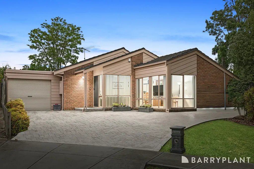 5 Orsett Court, Mill Park, VIC 3082