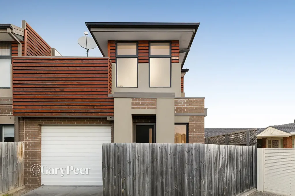Bentleigh East 3Kwarto Modern living. Ultimate convenience